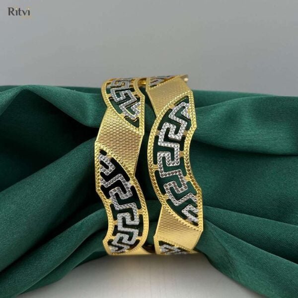 Ritvi Gold Bangle (R65)