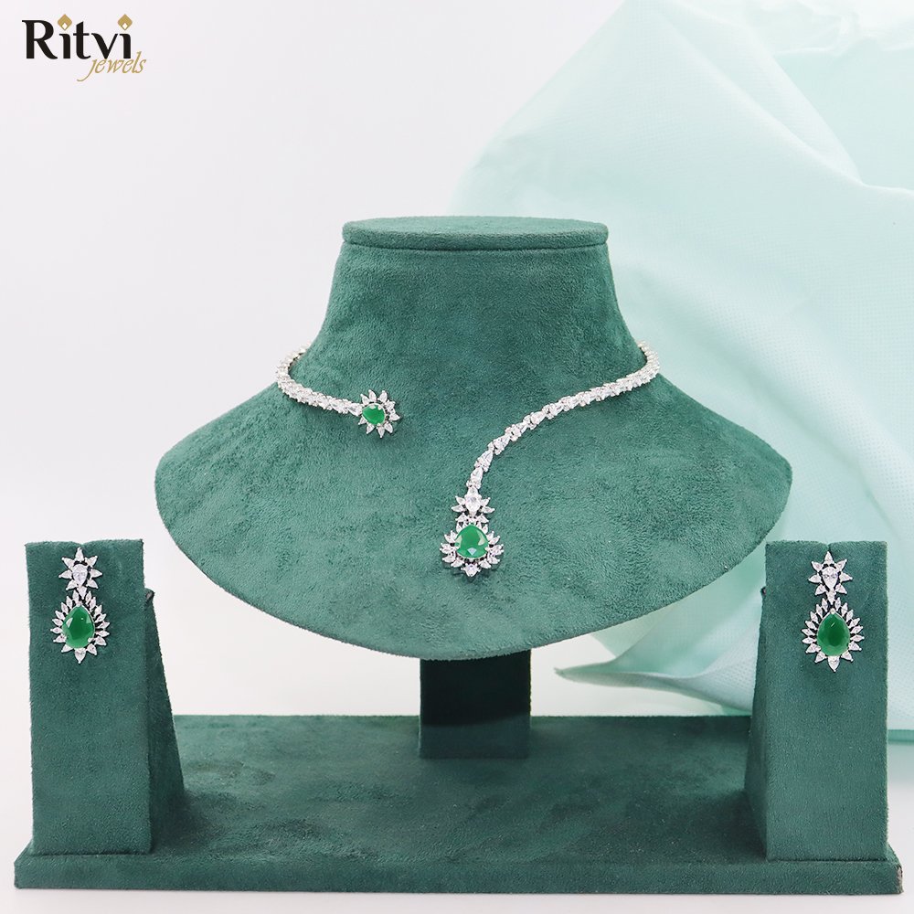 Shanaya green hasli necklace set 1 Shanaya green hasli necklace set 1